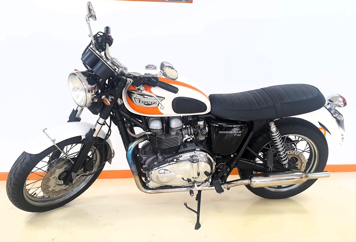 TRIUMPH BONNEVILLE T100 - 2005 - 33 522 KMS 