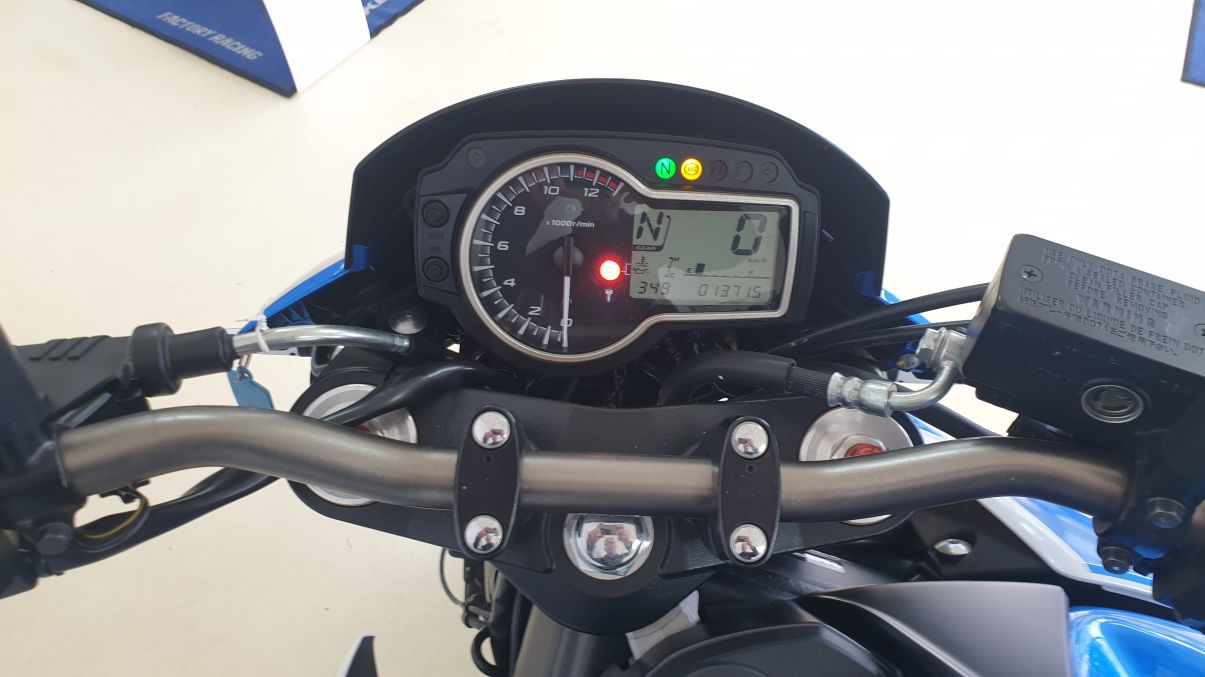 SUZUKI GSR 750 - 2015 - 13 715 km